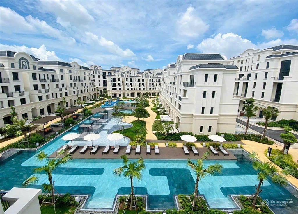 Bán gấp căn 1.920 tỷ tầng cao, view sông và hồ bơi tầng 3, nhà đẹp mới