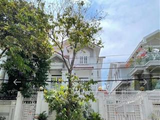 Biệt thự sân vườn khu dân cư trung sơn, bình chánh dt 200m2 chỉ 32 tỷ