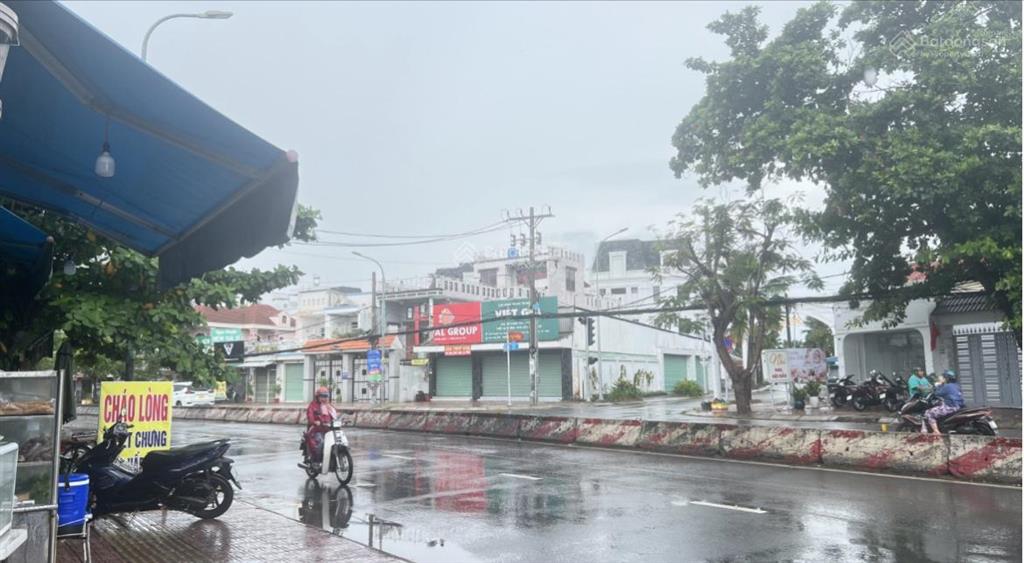 Bán đất mặt tiền huỳnh tấn phát phú xuan nhà bè 692m2 ngang 17m dài 55m