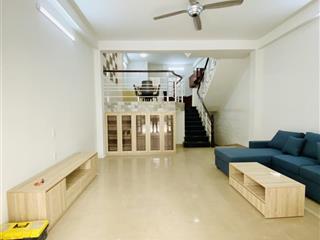 Bán nhà 5 tầng, có tầng hầm tại đường hoàng quốc việt, quân 7, diện tich 80m2,ngang 5m chỉ 12,79 t
