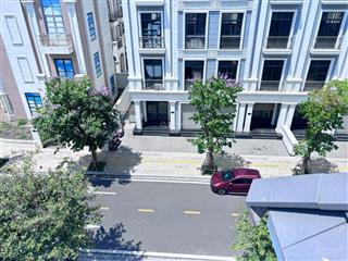 Bán nhà phố 144m2 phân khu manhattan glory vinhomes, nhà thô 24 tỉ bao thuế phí, gần trục chính d2a
