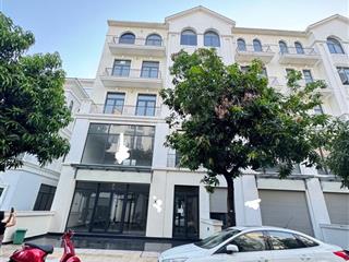 Bán nhà phố 135m2 mặt tiền 9m manhattan đã có sổ, hoàn thiện cơ bản, giá tốt 25tỉ6
