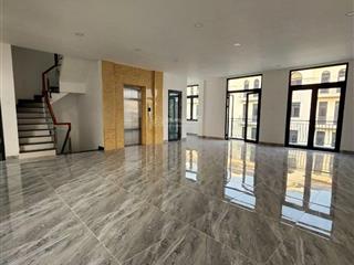 Bán np manhattan( kế góc) ,135m2, sẵn dòng tiền thuê 40tr/tháng, đã có sổ hồng,giá 25,x tỷ tốp chốt