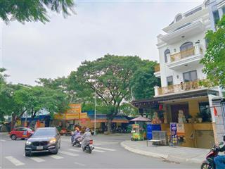 Gia đình tôi cần bán nhanh căn nhà phố ngay kdc đông thủ thiêm, 4 tầng, xd kiên cố, chỉ có 21,98 tỷ