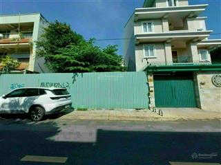 Tôi cần bán lô đất giá 3tỷ050/238,39m2, đường oto nguyễn thành ý  p.đa kao  q.1 gần cv lê văn tám