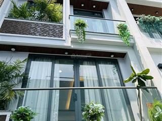 Về quê bán nhà đường oto trần phú  p.7  q.5 giá 3tỷ610/84,7m2 cho thuê 26tr gần bệnh viện an bình
