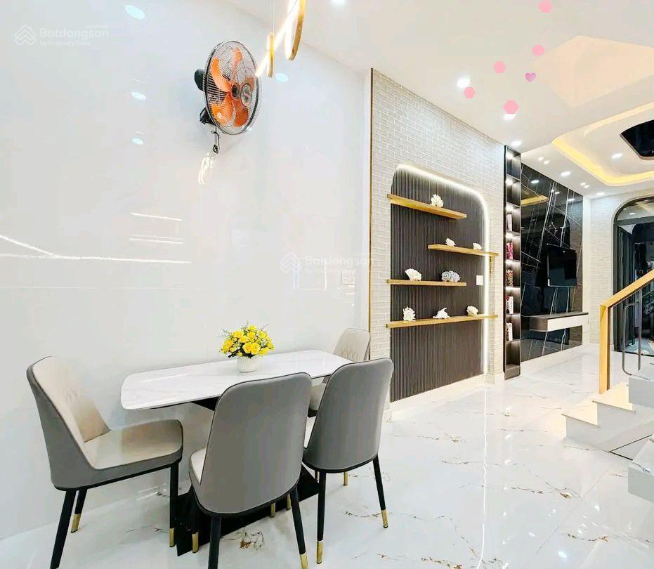 Cần bán gấp căn nhà dt 72,5m2, đườbg oto võ thị sáu  quận 3, cho thuê 25tr, gần bv da liễu