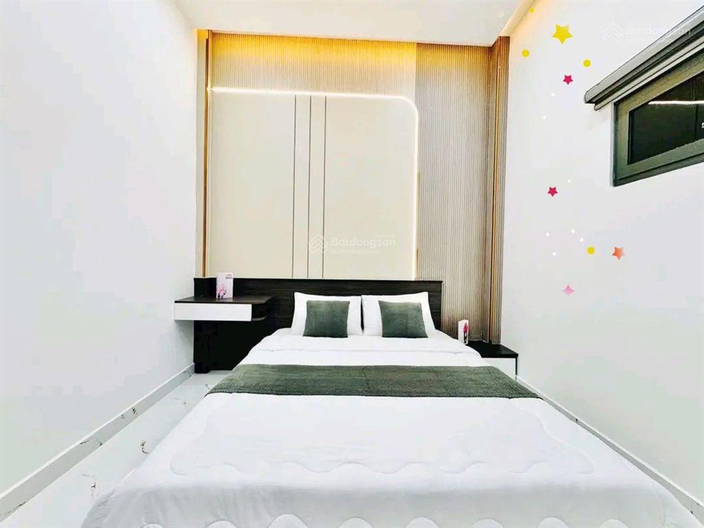 Cần bán gấp căn nhà dt 72,5m2, đườbg oto võ thị sáu  quận 3, cho thuê 25tr, gần bv da liễu