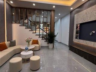 Dì em đang muốn bán nhà Hà Cầu,Hà Đông,45m,5 tầng, tiện ích tốt chỉ nhỉnh 8 đồng