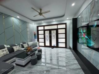 Chính chủ cho thuê mặt bằng đẹp để ở và kinh doanh, trục đường lớn, cư dân tinh hoa