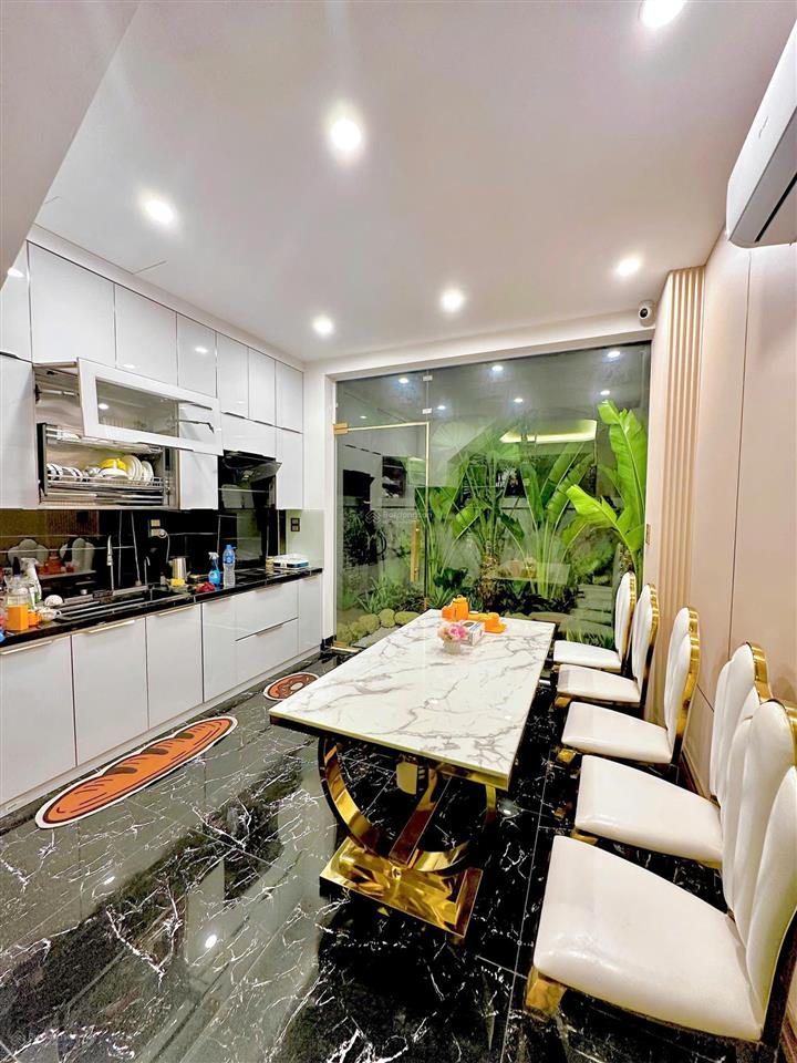 Nhà mình chuyển công tác, cần cho thuê căn biệt thự hoàn thiện full đồ, full nội thất, vào ở luôn