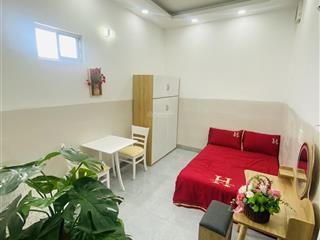 Nhà mặt tiền có thang máy chỉ 4tr ngay thạch lam và văn cao