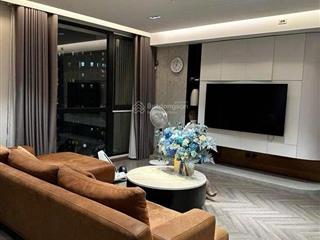 Chuyển nhượng căn 4pn royal city 200m2