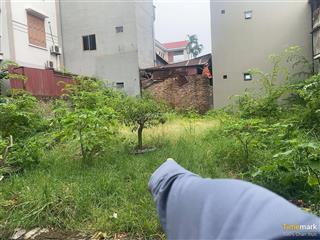 Cạnh hồ điều hoà, ô tô tránh chủ cắt đất ra bán cho nđt. hàng f0 phân lô thù lỗ  liên hà