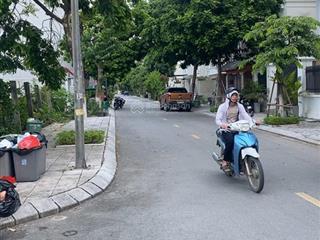Cần bán 298,4m2 (lô góc) đất dịch vụ trạm trôi 5.5ha, cạnh khu đô thị lideco và quốc lộ 32 giá tốt