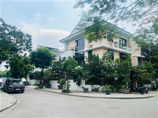Biệt thự  lô góc  4 tầng thang máy  nội thất xịn  sổ hoa hậu  vỉa hè ô tô tránh  kinh doanh