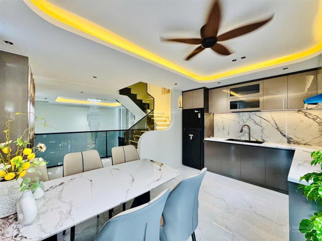 Bán nhà riêng dt 88m2 đường phạm văn chiêu, p9, gò vấp. sổ hồng riêng, công đủ