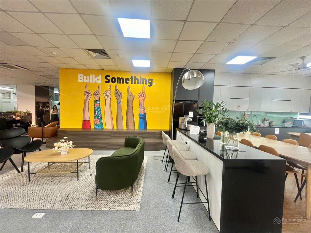 Cho thuê sàn văn phòng 350m2 sẵn nội thất tại duy tân  cầu giấy giá chỉ 250k/m2/th