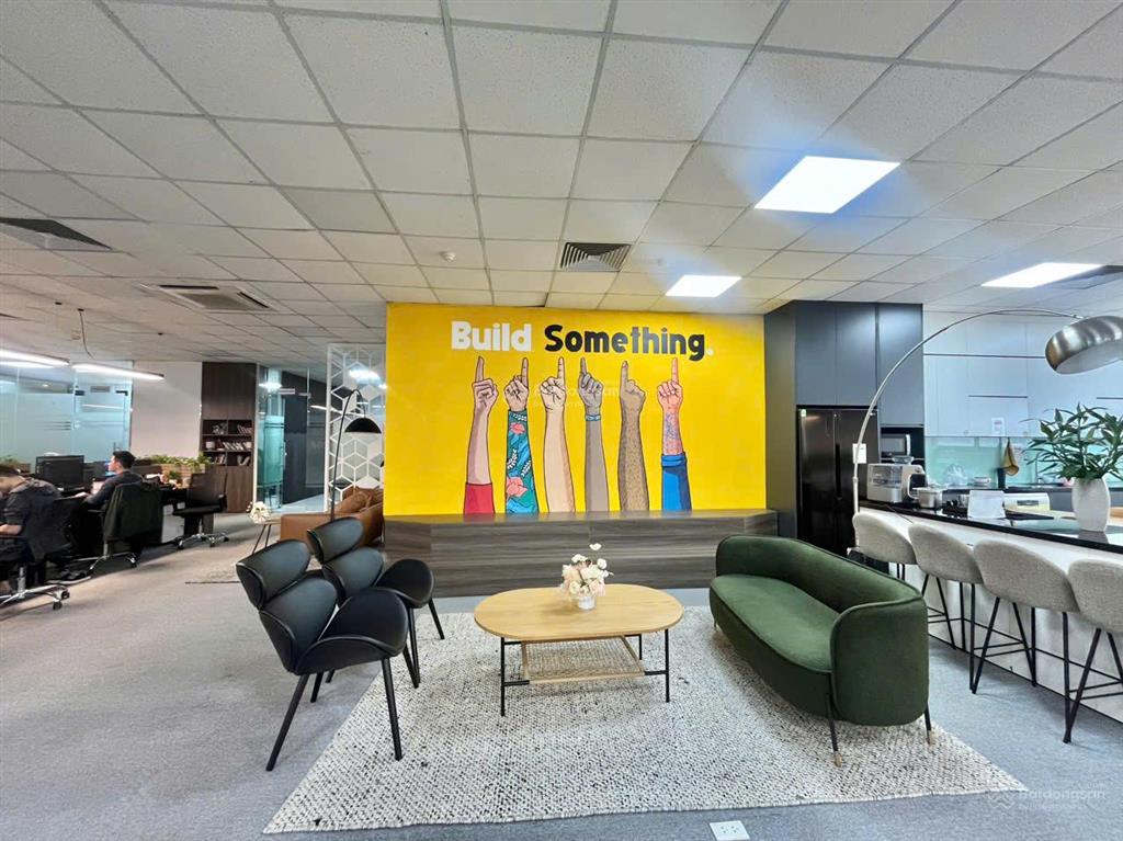 Cho thuê gấp sàn văn phòng 350m2 sẵn nội thất tại duy tân  cầu giấy giá chỉ 250k/m2/th