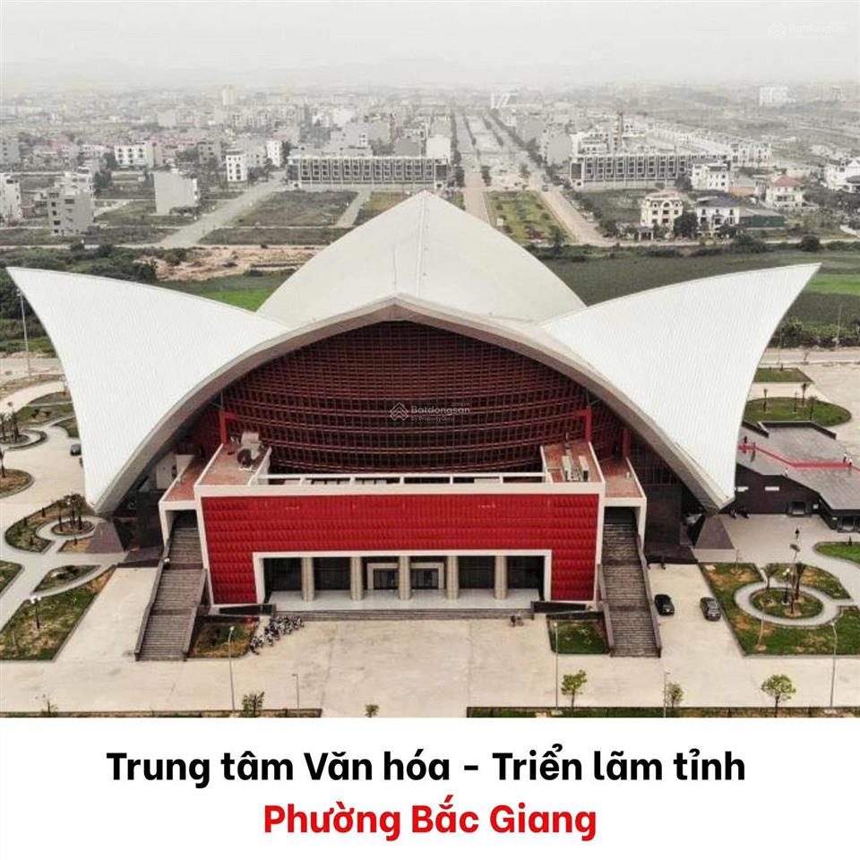 Chính chủ bán đất tại ubnd song khê, nội hoàng, 80m2, mt5m, vỉa hè rộng, giá 3.x tỷ