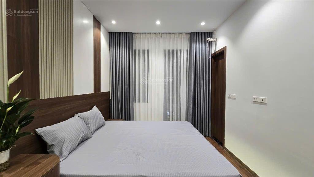 Siêu sốc rẻ.! mặt ngõ thông kinh doanh sầm uất ngày đêm. ô tô. 2 mặt ngõ thoáng sáng trước sau.