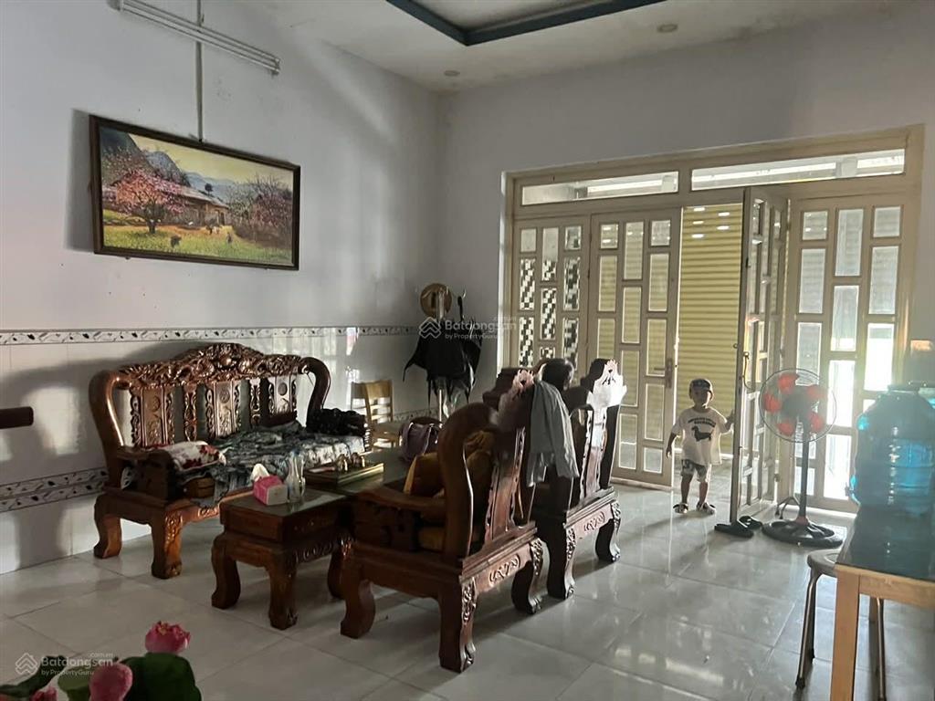 Bán nhà riêng mặt tiền phù hợp kinh doanh buôn bán.  0932 623 ***