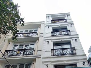 Vị trí đắc địa quận 10  nhà mới đẹp  5 tầng btct  ngang 4m