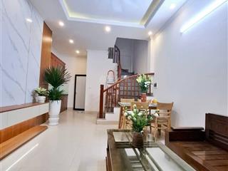Nhà đẹp phố thượng thanh 57m2 6,5 tỷ có sân để xe, ngõ thoáng mát yên tĩnh