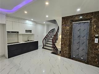 Nhà thượng thanh 35m2 nhỉnh 7 tỷ. thang máy vèo vèo, 15m ra đường ô tô.