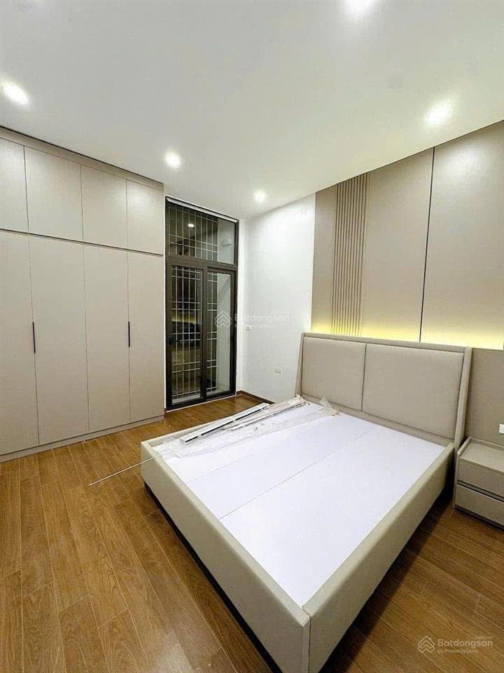 Bán nhà phố tứ liên, tây hồ, 1 nhà ra mặt phố, thang máy, dt 80m2 x 5 tầng giá 16 tỷ