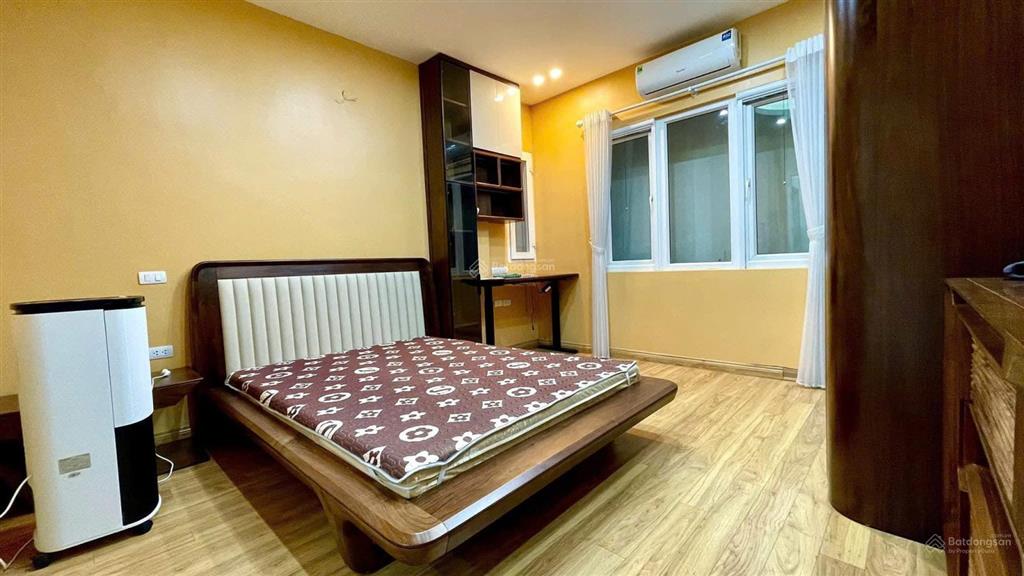 Bán nhà phố tứ liên, tây hồ, 1 nhà ra mặt phố, thang máy, dt 80m2 x 5 tầng giá 16 tỷ
