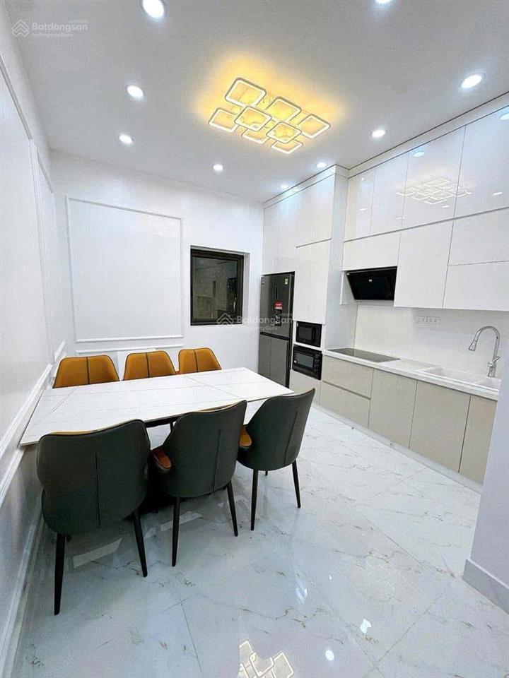 Bán nhà phố tứ liên, tây hồ, 1 nhà ra mặt phố, thang máy, dt 80m2 x 5 tầng giá 16 tỷ
