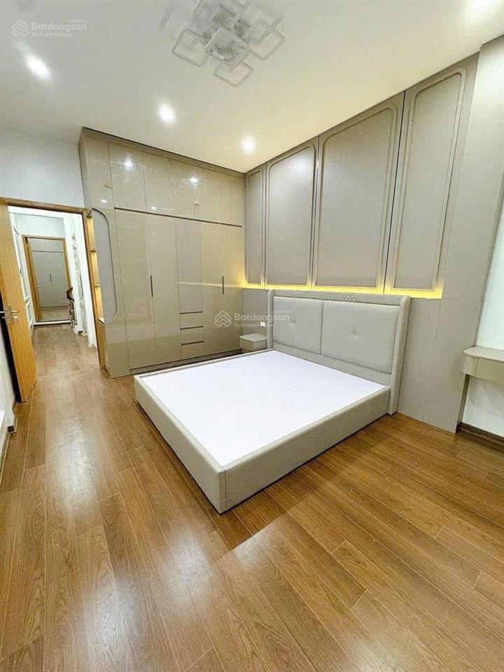 Bán nhà phố tứ liên, tây hồ, 1 nhà ra mặt phố, thang máy, dt 80m2 x 5 tầng giá 16 tỷ