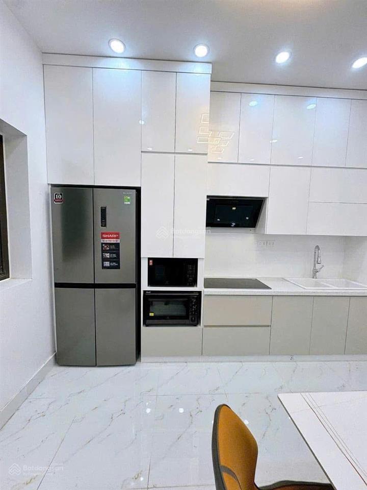 Bán nhà phố tứ liên, tây hồ, 1 nhà ra mặt phố, thang máy, dt 80m2 x 5 tầng giá 16 tỷ
