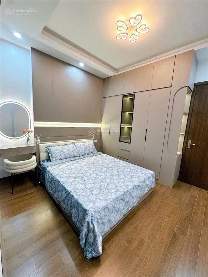 Bán nhà phố tứ liên, tây hồ, 1 nhà ra mặt phố, thang máy, dt 80m2 x 5 tầng giá 16 tỷ
