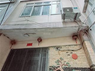 Cần bán nhà cầu giấy diện tích 40m2 5 tầng mặt tiền 4.6m 10 tỷ