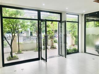 Căn siêu đẹp,diện tích 189m ,mặt tiền 10m ,hướng đông nam , giá 39 tỷ ,sẵn sổ