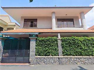 Bán biệt thự nguyễn ư dĩ, phường thảo điền, quận 2, diện tích 339.9m2 (17 x 19.5m)  giá 80 tỷ