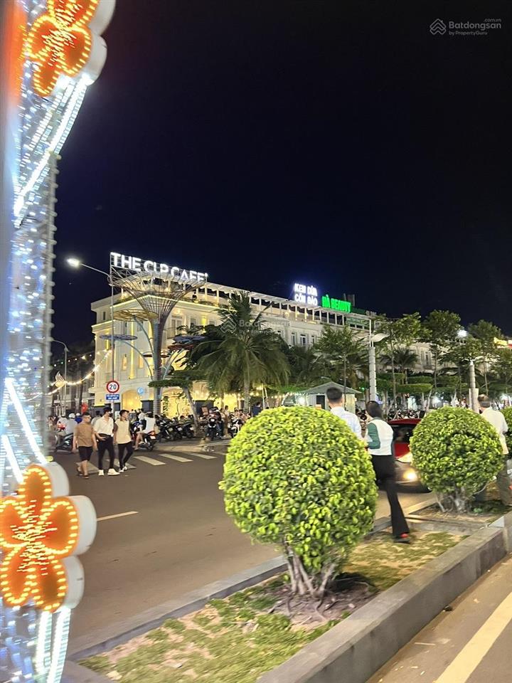 Bán nhà 133,3m2, giá 2,6 tỷ tl, chợ đêm bờ sông bạch đằng, phường phú cường, tptdm, bình dương