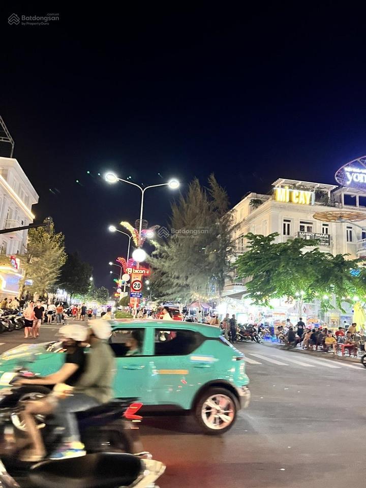 Bán nhà 133,3m2, giá 2,6 tỷ tl, chợ đêm bờ sông bạch đằng, phường phú cường, tptdm, bình dương