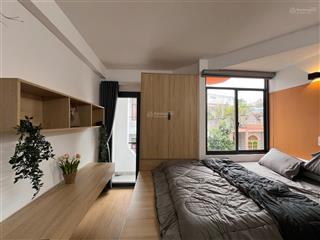 Chính chủ cho thuê penthouse 3 pn có ban công thang máy full nội thất đi kèm bếp điện