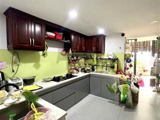 Bán nhà mtkd sằm uất lê văn sỹ  110m  chỉ 26 tỷ