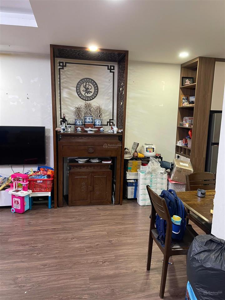Cần bán nhanh căn 2n2wc vinaconex 2, giá 5,4 tỷ có thương lượng cho khách thiện chí.