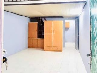 Bán căn hộ góc lầu cao, ban công riêng tại lý văn phức, ngày trung tâm quận 1