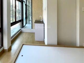Căn hộ dịch vụ full nt  cửa sổ trời lớn thoáng mát  ngay trung tâm quận 1