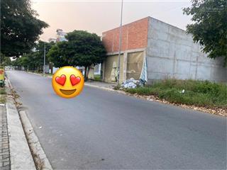 Chủ ngộp cần bán lô đất bến lức, long an, 150m2/800tr.gần trường thpt nguyễn trung trực.