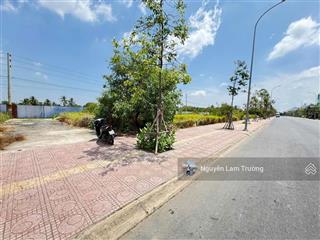 Chủ gữi bán lô đất mt đường nguyễn trãi tp gò công diện tích 115m2/giá 585 sổ hồng riêng full thổ
