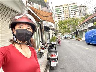 CHÍNH CHỦ CẦN BÁN CĂN MẶT TIỀN- KHU PHÂN LÔ BẾN VÂN ĐỒN - GẦN KHU ẪM THỰC VĨNH KHÁNH RA