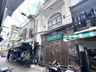 Biệt thự mini ngay trung tâm q4  xe hơi đỗ cửa, ra vĩnh hội, khánh hội, hoàng diệu