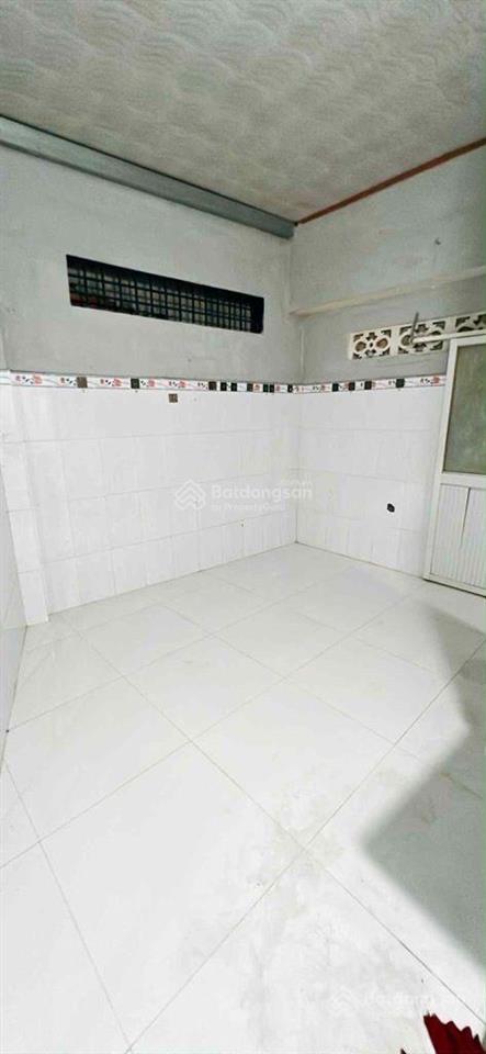 Bán nhà đ.khánh hội, căn góc đi lại thuận tiện, luu thông tôn thất thuyết, bến vân đồn, hoàng diệu.